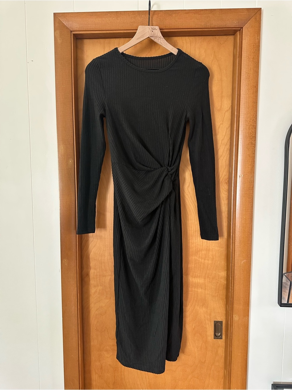 Black Long Sleeve Knot-Front Midi Dress